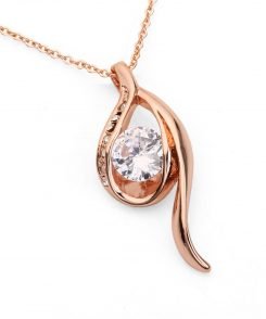 Real gold plated delicate necklace featuring a lobster clasp and extender chain. Chain length 40 cm. Colour: Rose Gold